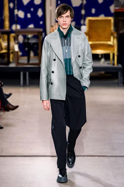 Look 29